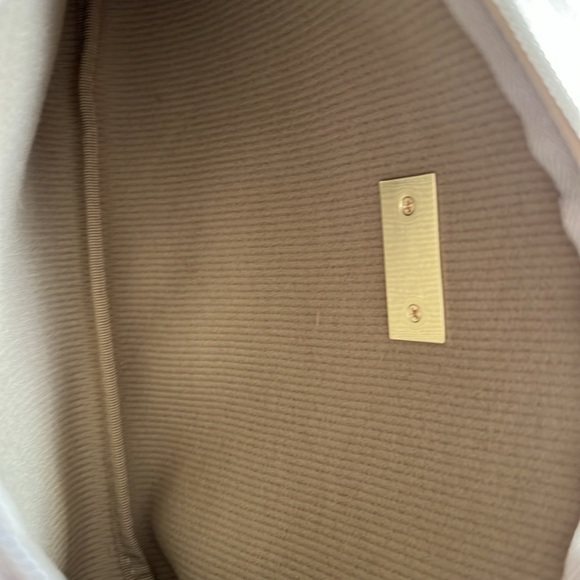 Shiseido gold makeup bag - Picture 3 of 3